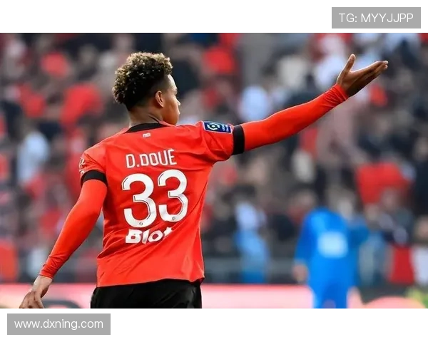 大巴黎新星杜埃荣膺2025欧洲金童奖成为足坛未来之星