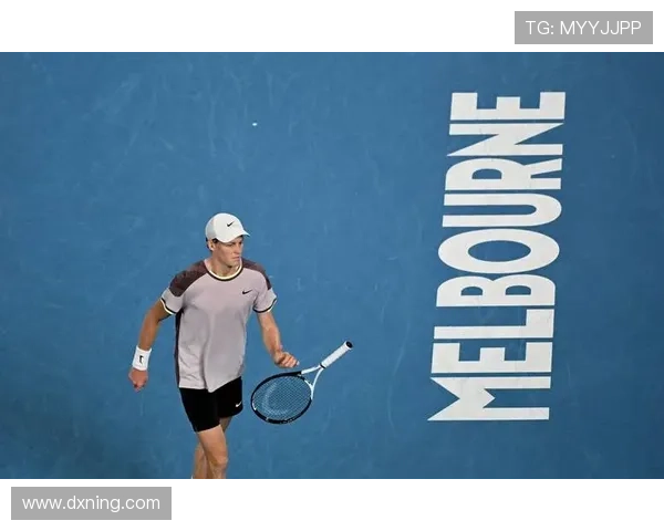 辛纳逆境中展现坚韧精神,艰难跻身网球赛事八强 辛纳逆境中展现坚韧精神,艰难跻身网球赛事八强